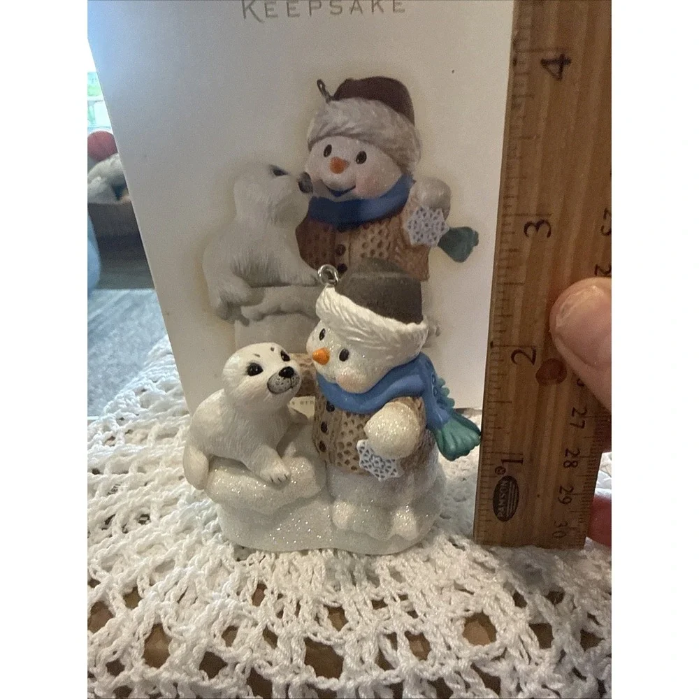 Hallmark Keepsake Snow Buddies 2009 12th in the Series Seal Snow Ornament